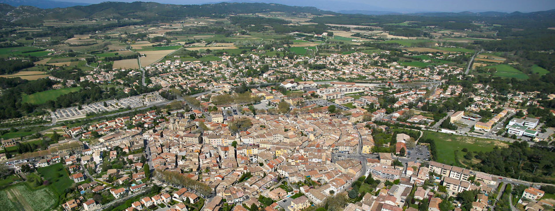 Découvrez Lambesc Mairie de Lambesc